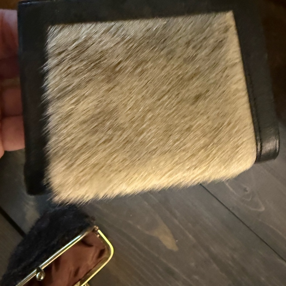 David Green Furriers Mink Stoll and Two Vintage Fur Coin Wallets - Picture 7 of 7